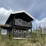 Casa vacanze Modernized Log With Views Of The Mountains