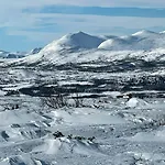 Modernized Log With Views Of The Mountains