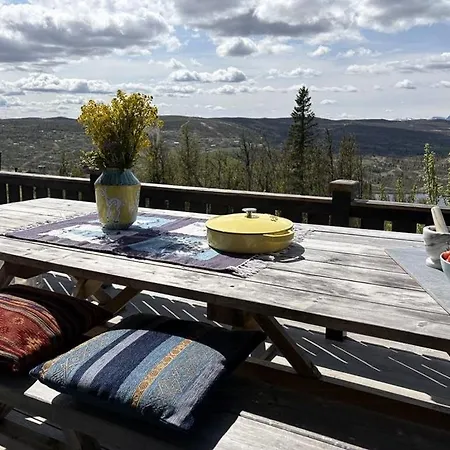 בית נופש Modernized Log With Views Of The Mountains