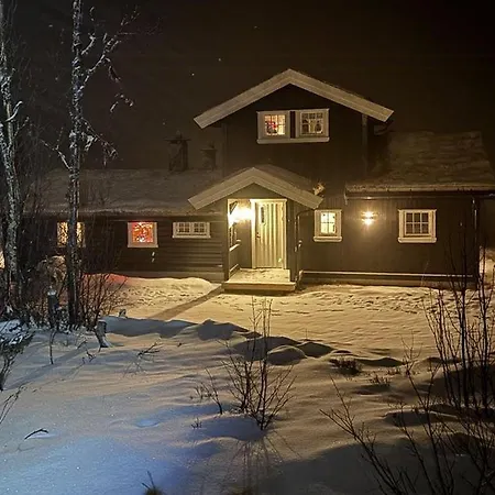 Modernized Log With Views Of The Mountains * Ron