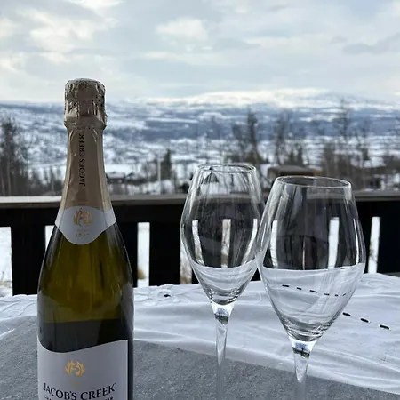 Casa de Férias Modernized Log With Views Of The Mountains *