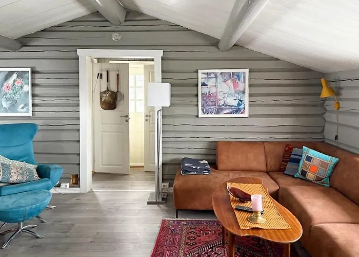 Modernized Log With Views Of The Mountains