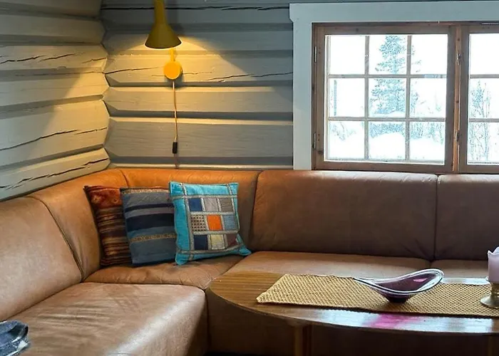 Modernized Log With Views Of The Mountains Semesterbostad