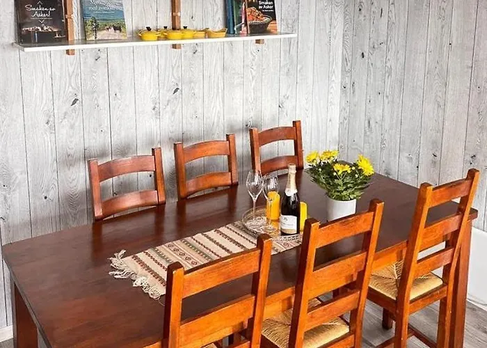 Semesterbostad Modernized Log With Views Of The Mountains *