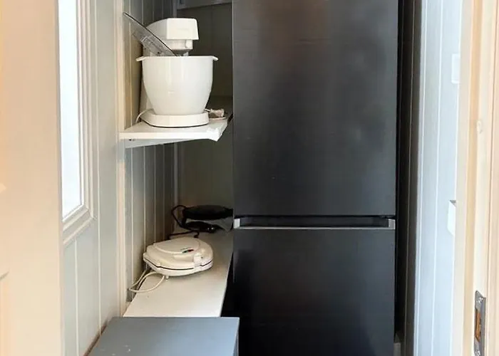 Modernized Log With Views Of The Mountains Ron