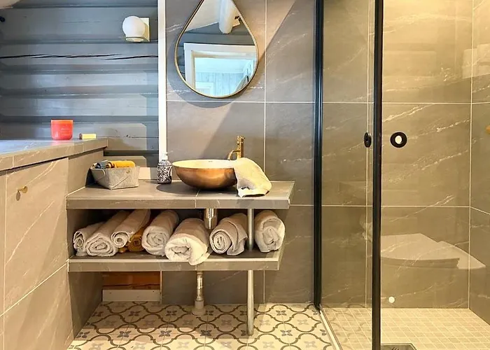 Semesterbostad Modernized Log With Views Of The Mountains *