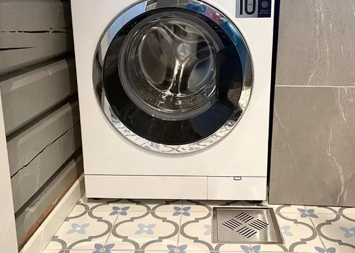 Modernized Log With Views Of The Mountains * Ron