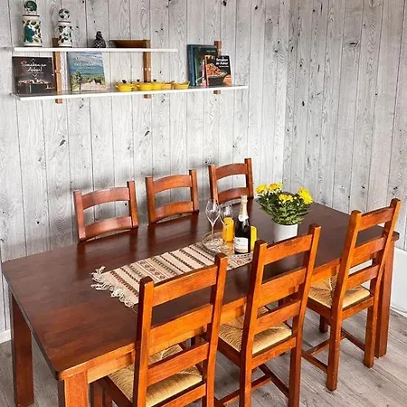 Modernized Log With Views Of The Mountains Ron